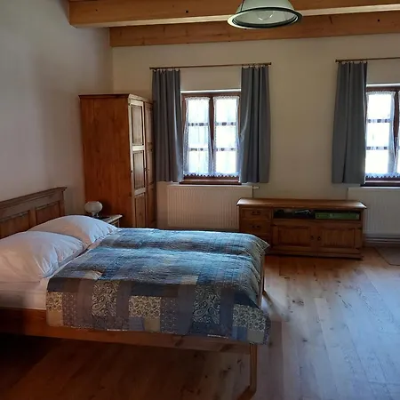 Lotrinsky Gæstehus 3*